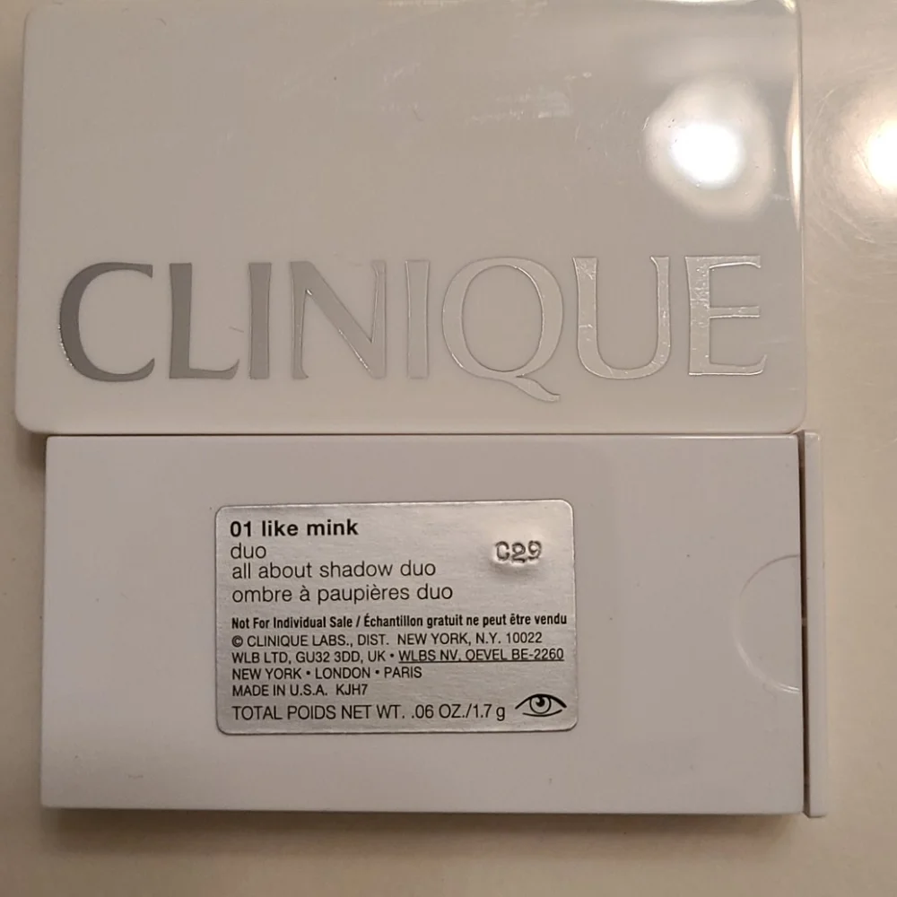 Clinique All About Shadow Duo - Picture 2 of 2